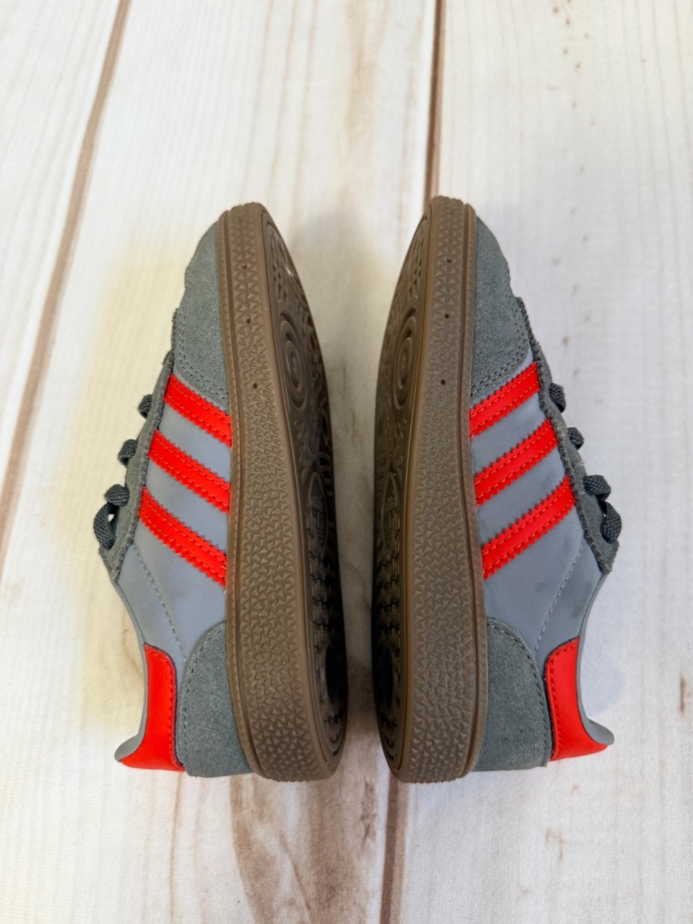 Adidas Kids Gray & Red Handball Spezial Sneakers Size 10 Elastic Lace Slip One - Picture 5 of 9
